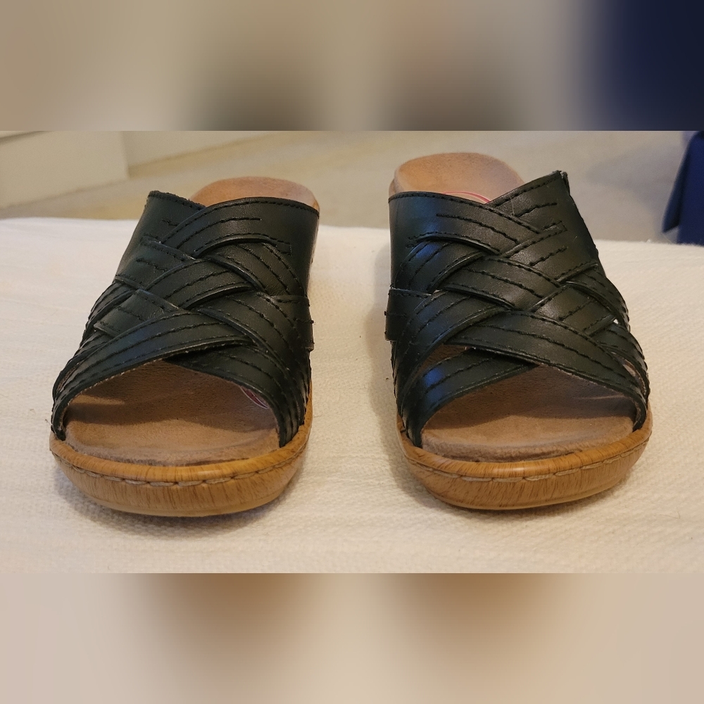 NEW Klogs "Tropical" sandals. Black leather uppers; wood-look sole. Size 6.5